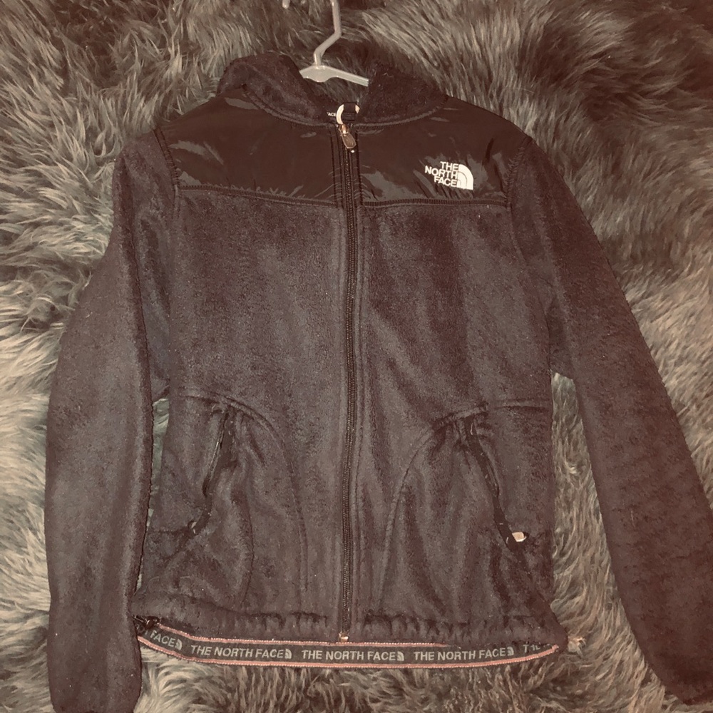 Zip up North Face jacket!